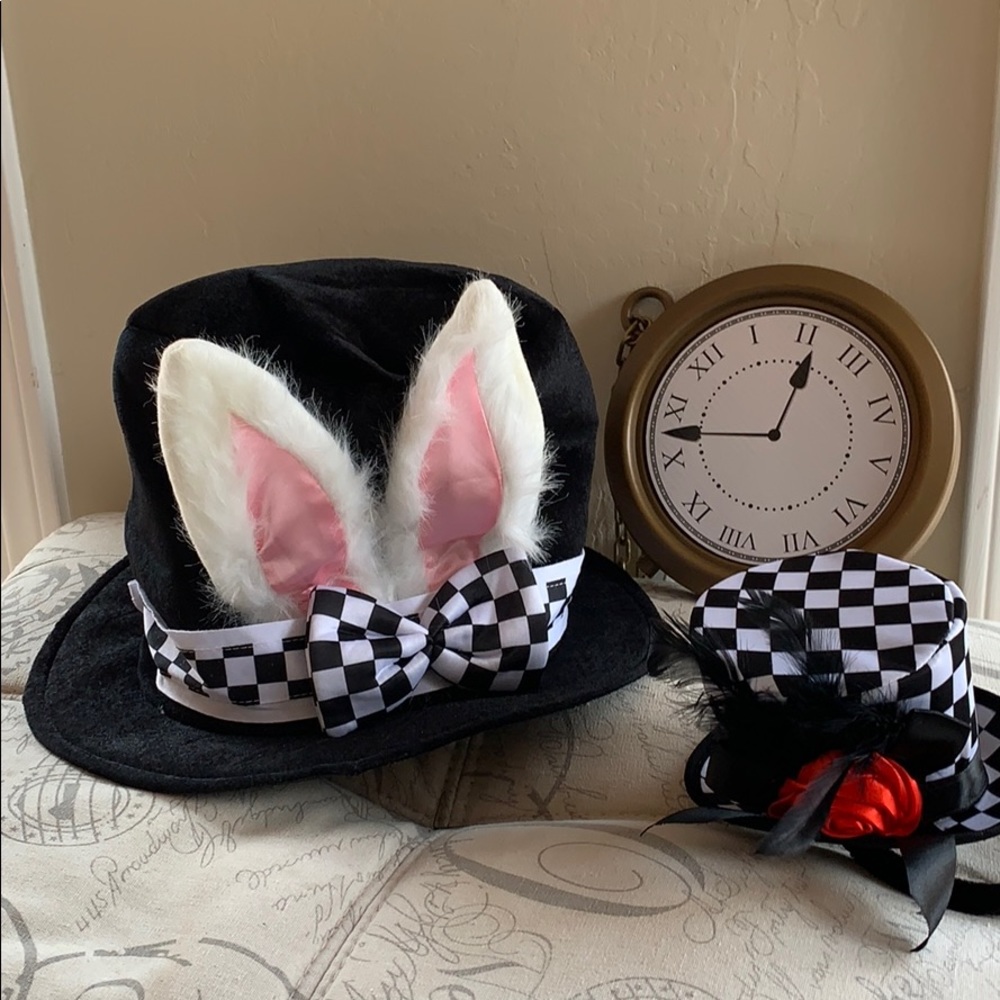 Mad Hatters his/hers props